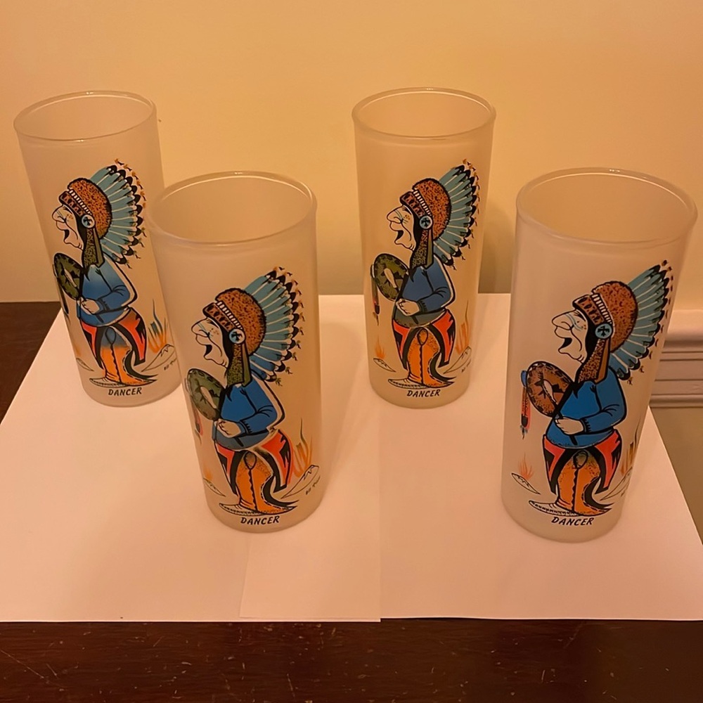 Set of 4 vintage glasses
